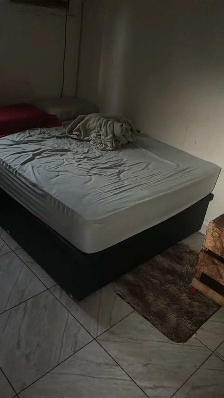 Vendo, uma cama de casal! 