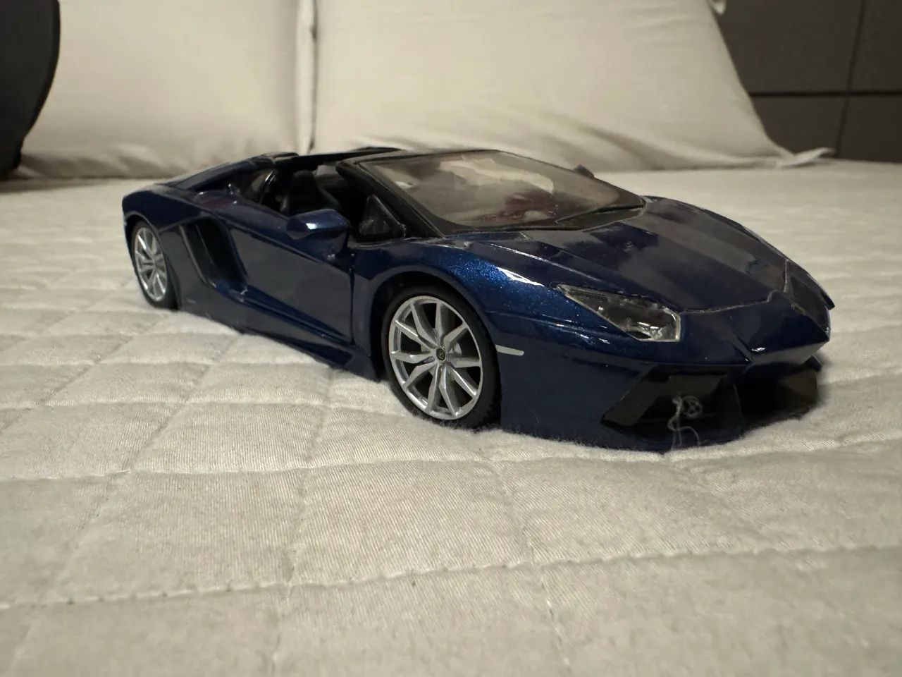 Miniatura Lamborghini Aventador 1/24