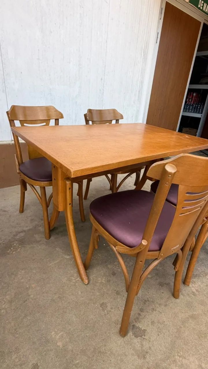 Conjunto de Mesa + 4 cadeiras de madeira - Foto 2