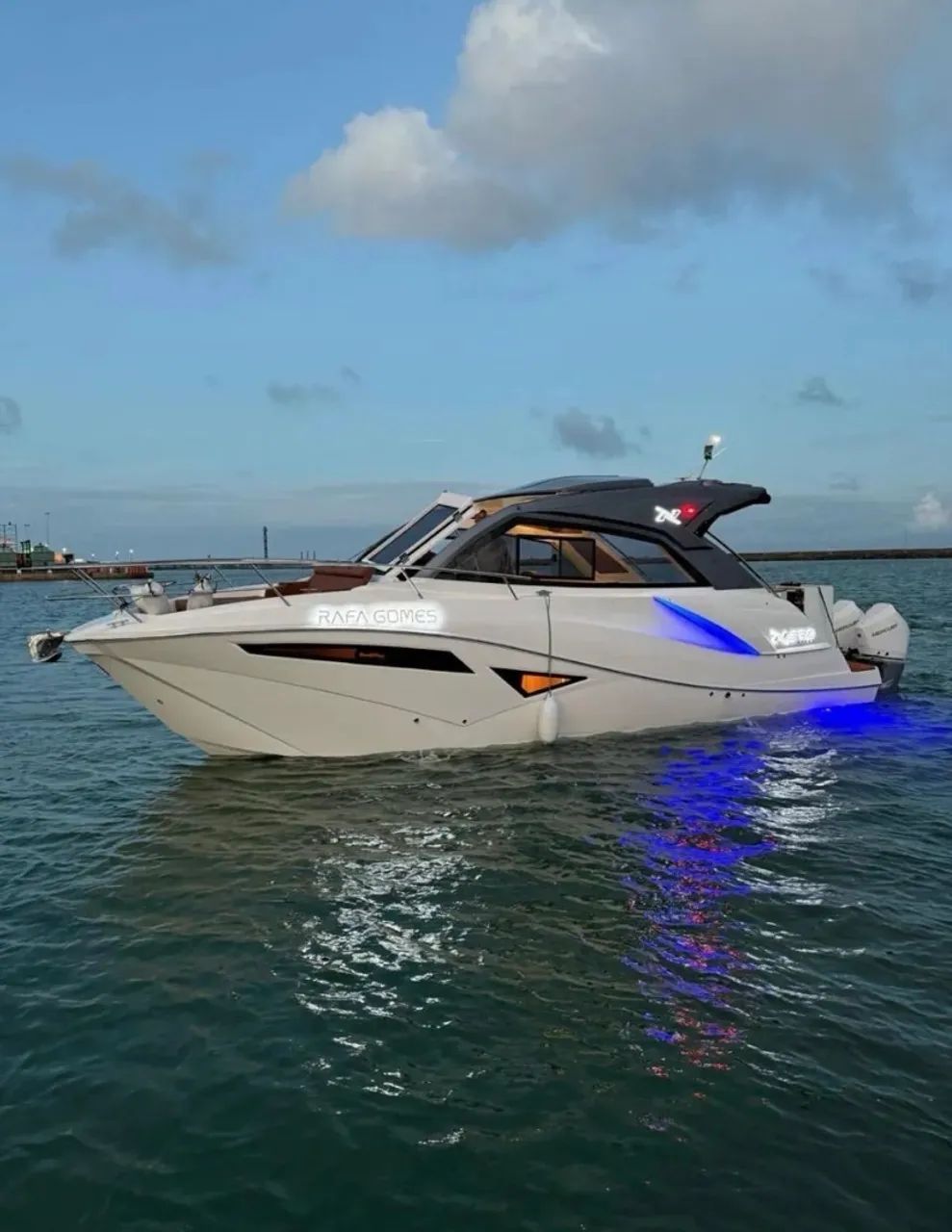 Lancha NX370