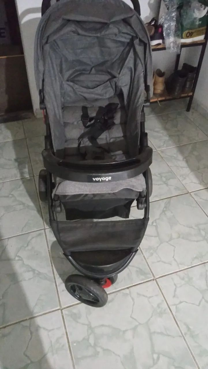 Vendo carrinho de bebê 