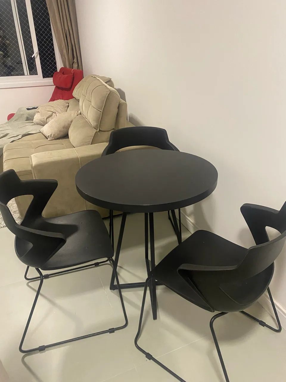 Conjunto mesa e 3 cadeiras - Foto 2