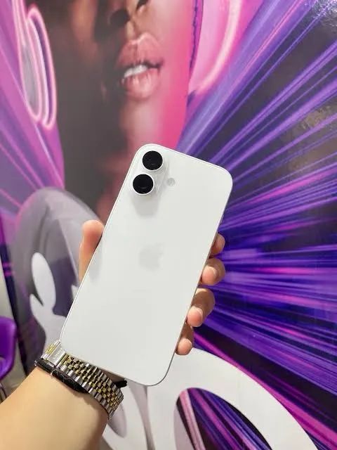 iPhone 17