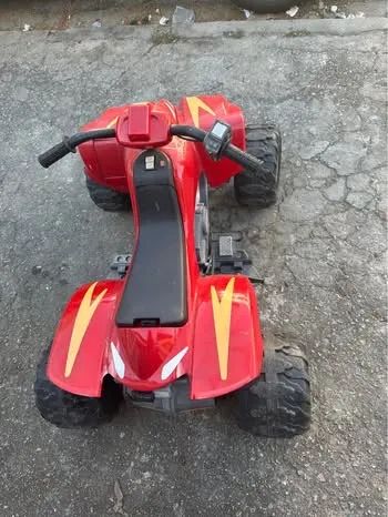 Quadriciclo elétrico infantil 