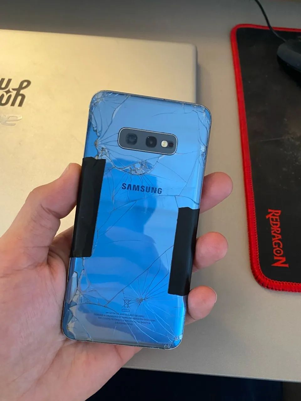 Samsung Galaxy S10e Dual SIM - Funcionando 100% (traseira quebrada) - Foto 2