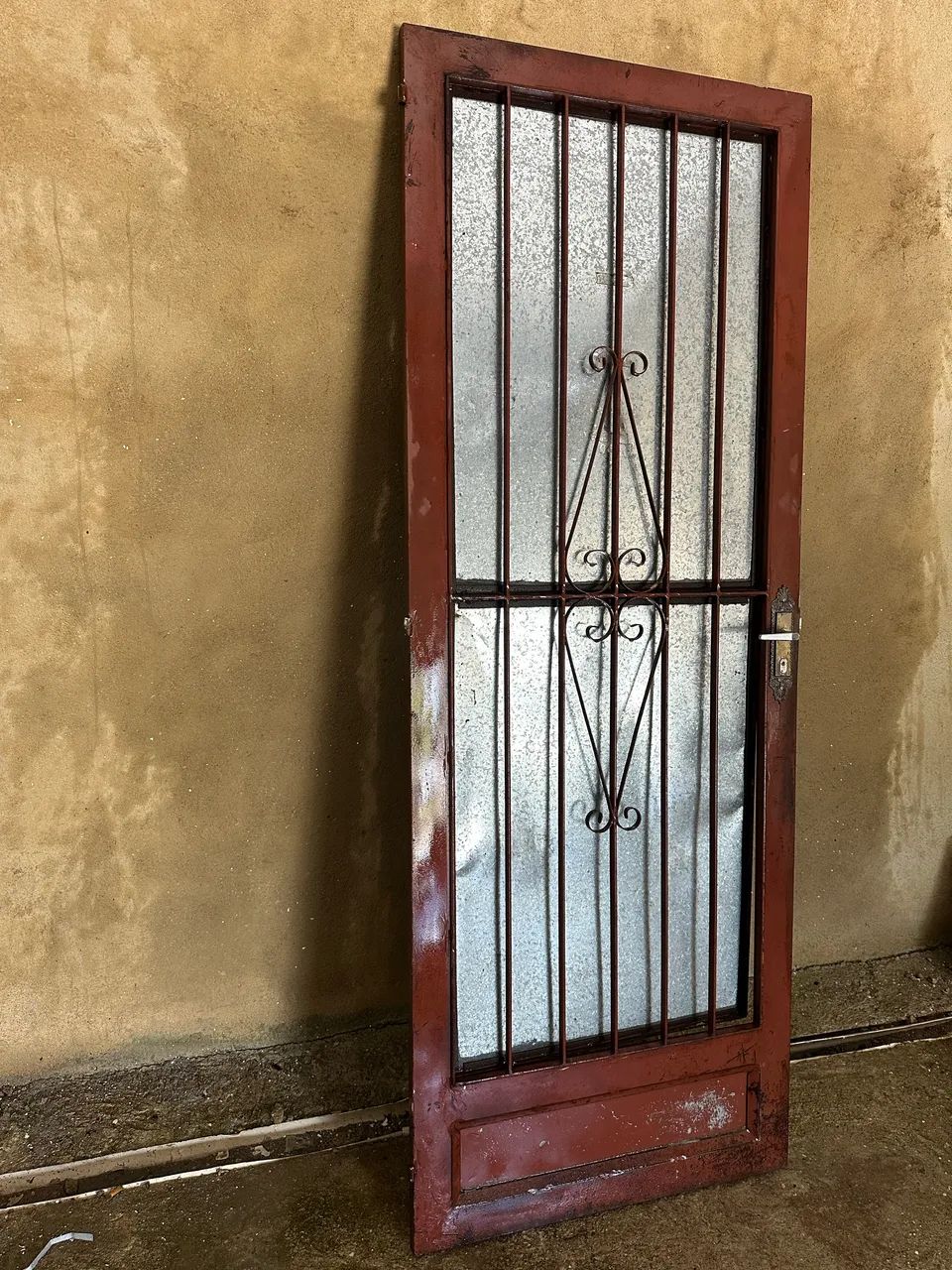 Porta de ferro reforçada - SÓ R$ 400