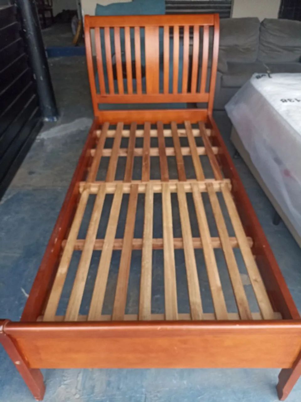 Cama de solteiro sem colchão 