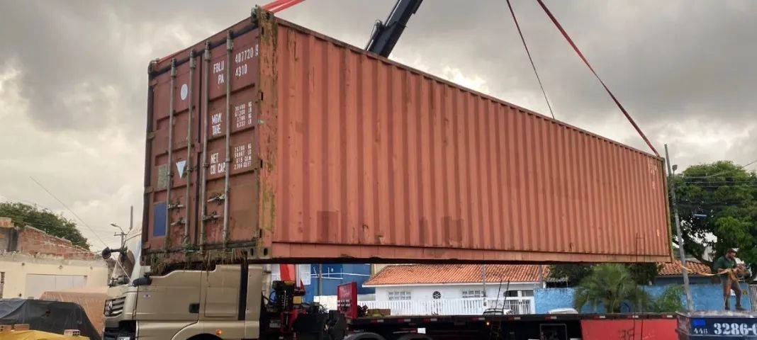 Container 40 