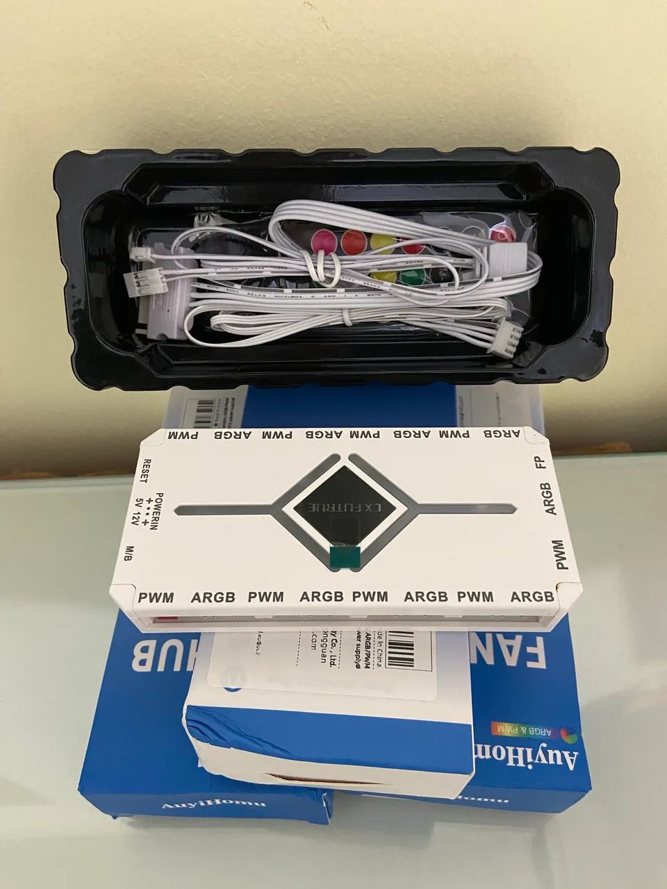 Controladora/hub ARGB + PWM para ventoinhas de PC Controla a iluminação ARGB (5V, 3 pinos)