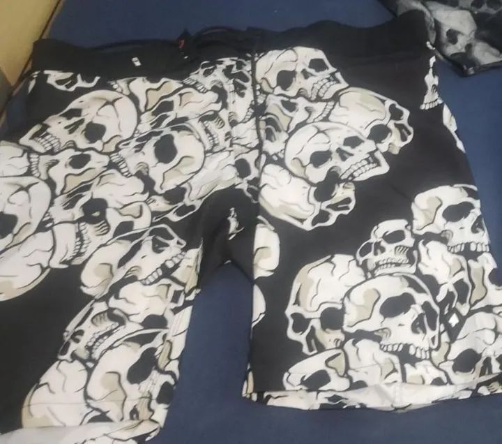 Vendo bermuda da MCD nova zerada 