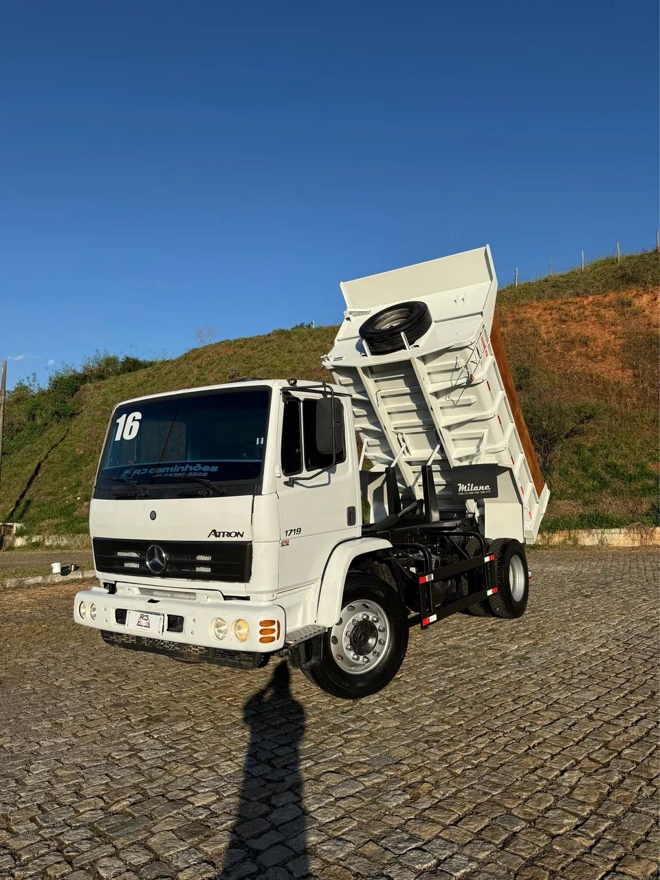 Caminhão toco Báscula MB 1719 - Foto 4