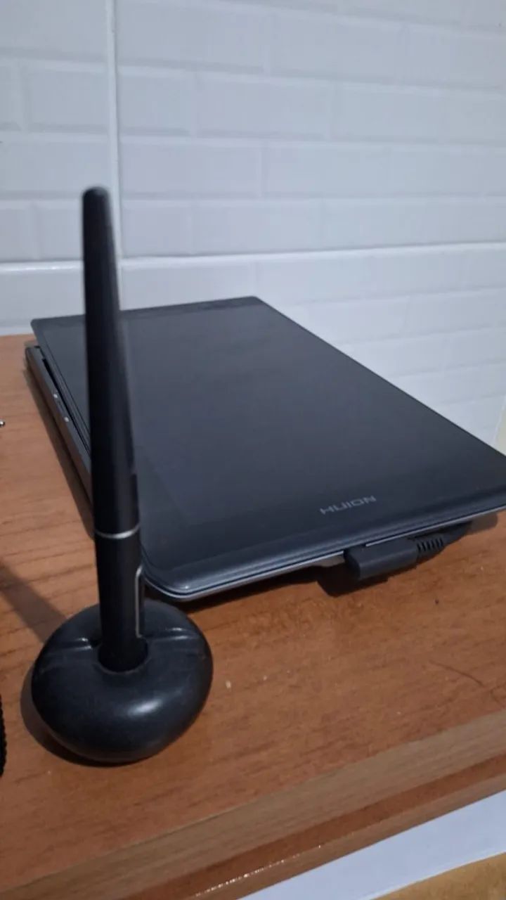 Mesa Digitalizadora com Display - HUION KAMVAS PRO 12