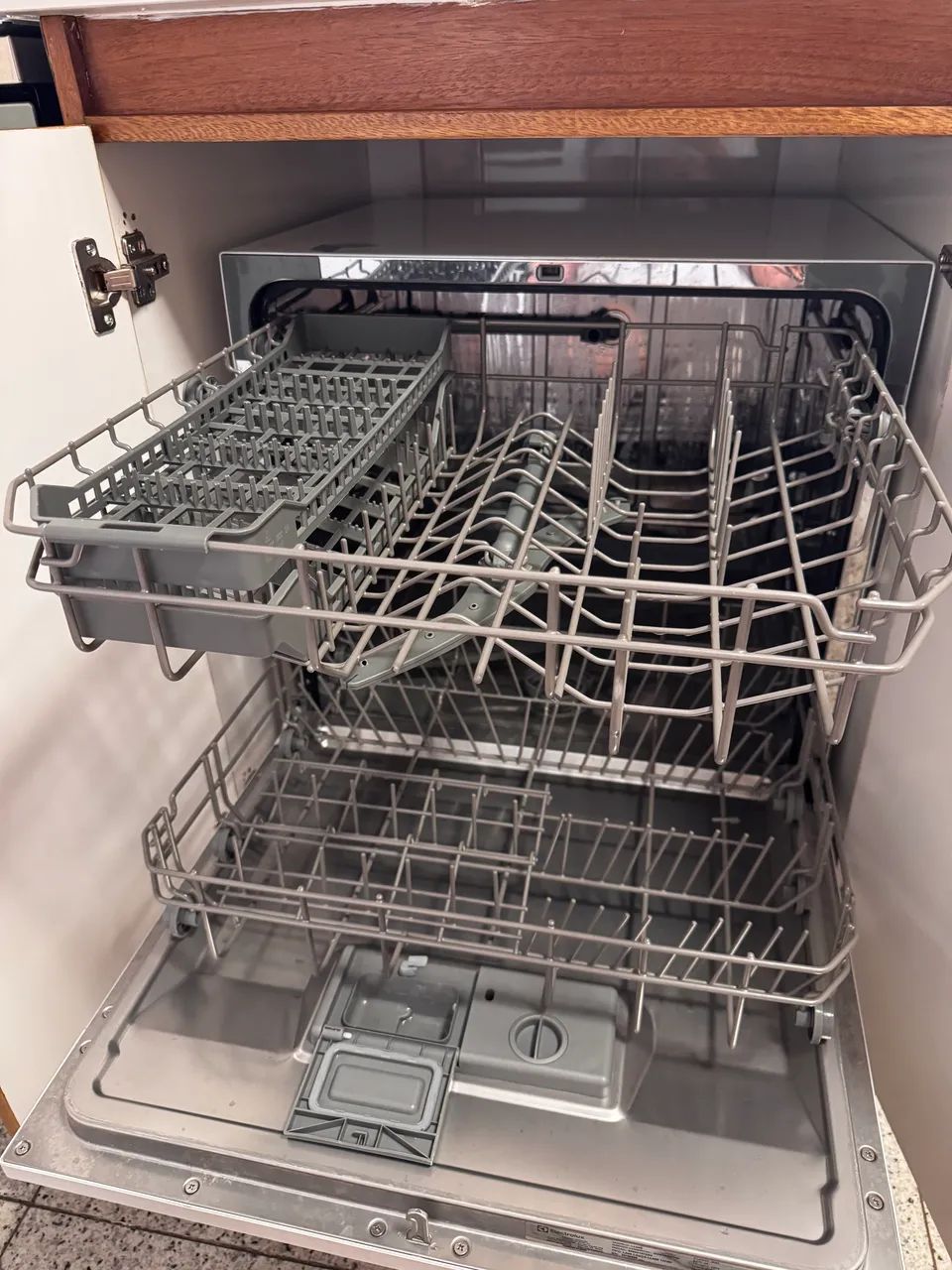 Lava-Louças Electrolux LL08B