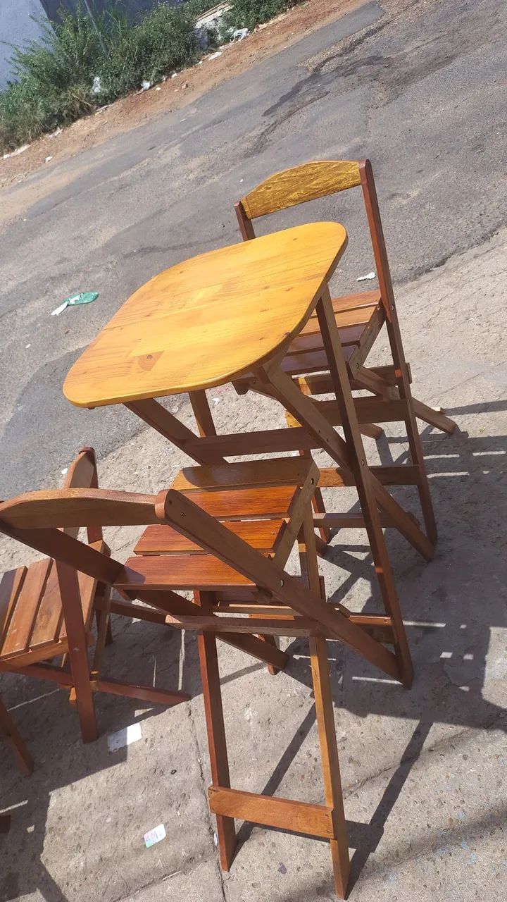 Vende-se jogo de mesa 