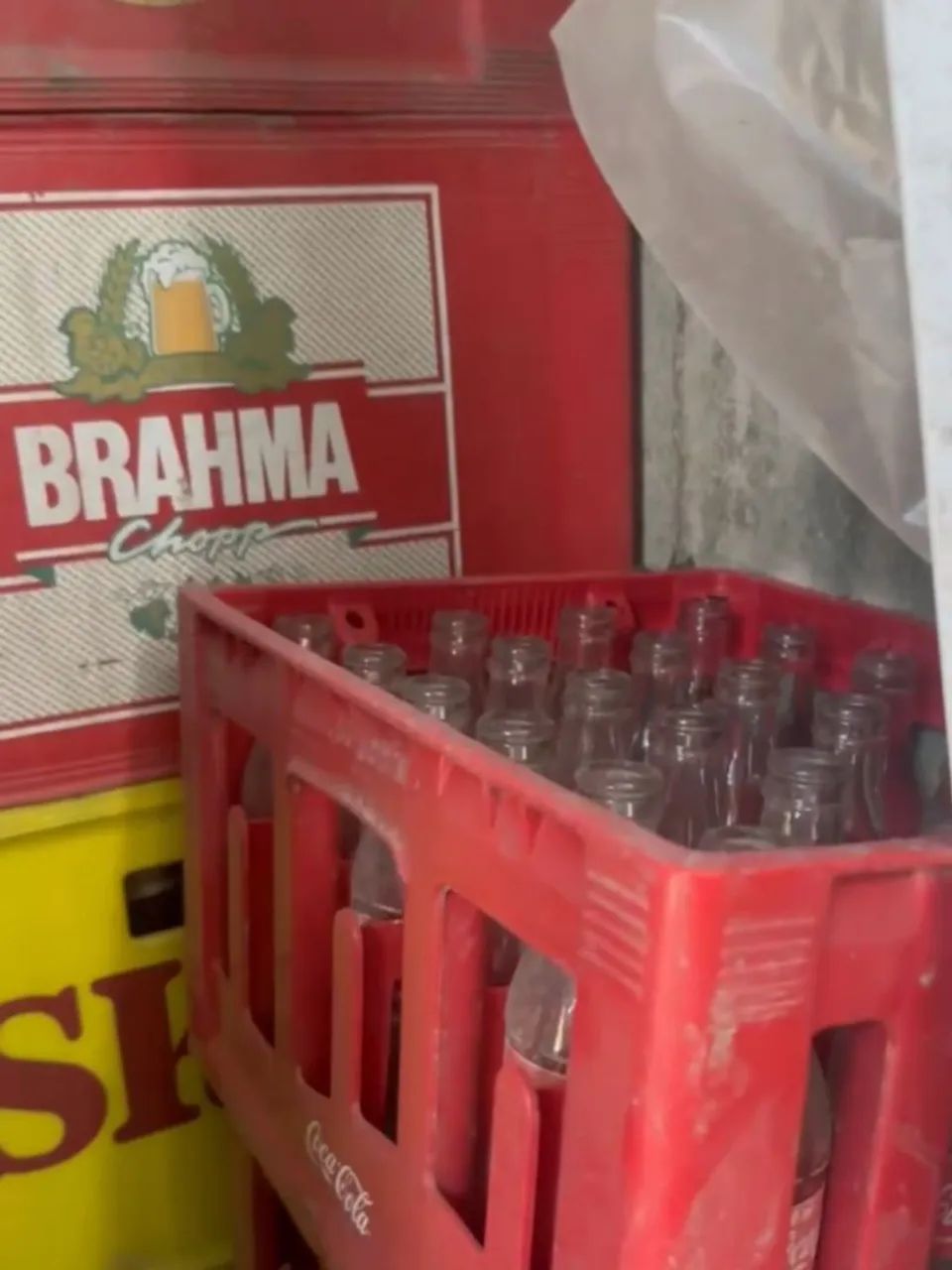 Vendo caixa de com garrafas  - Foto 3