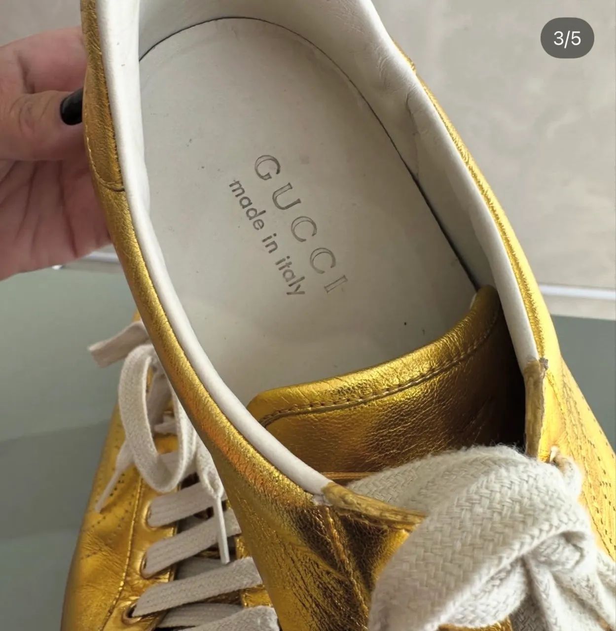 Tênis Gucci dourado em couro- original - Foto 4