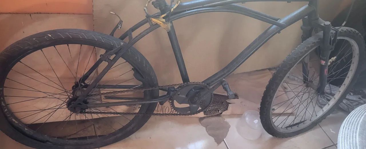 Vendo uma bicicleta 