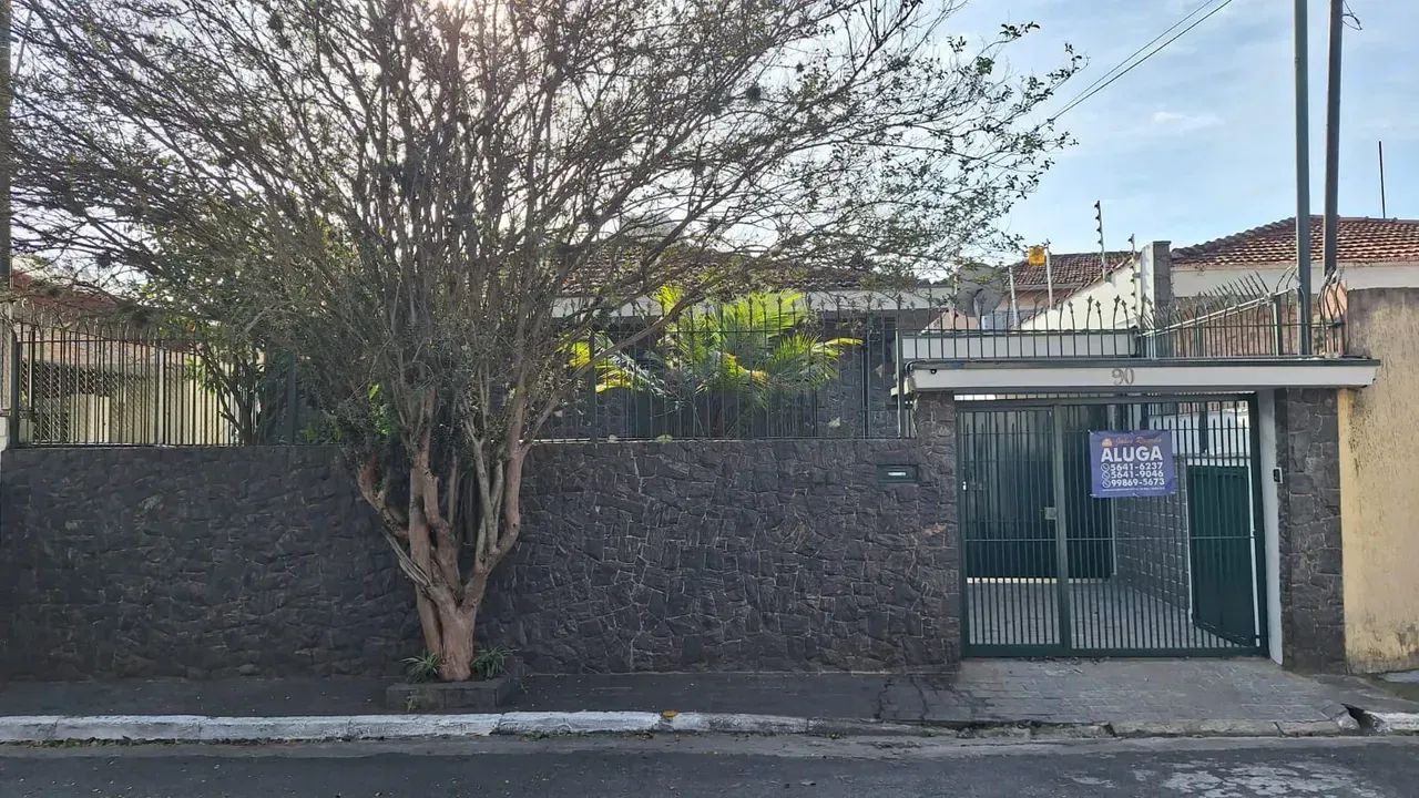 ALUGO CASA TERREA COM 02 DORMITORIOS NA VILA CRUZEIRO
