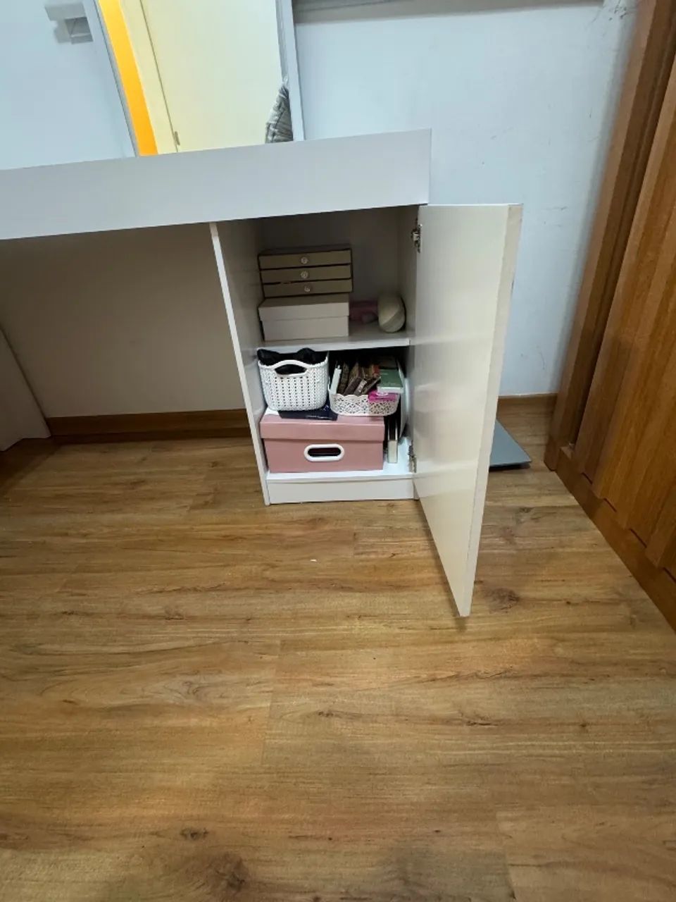 Dressing Table468261419500195843