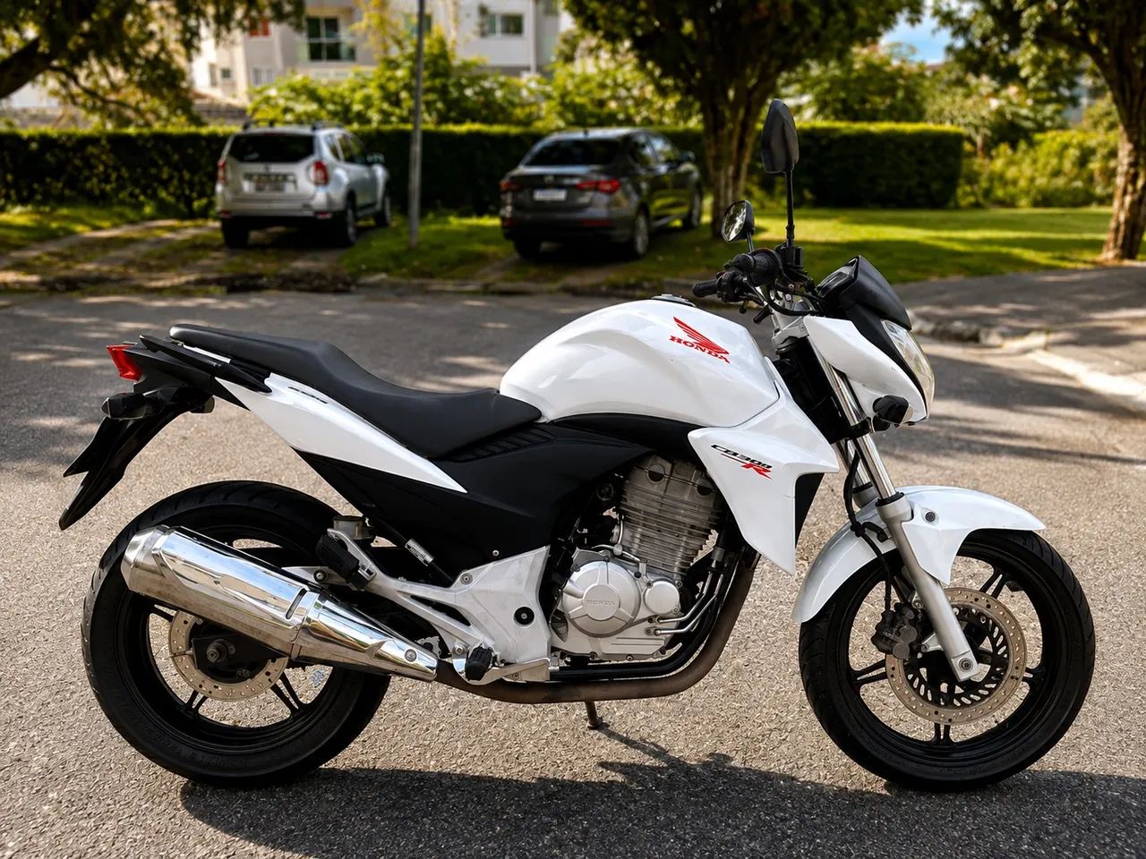 CB300 2014 - Foto 2