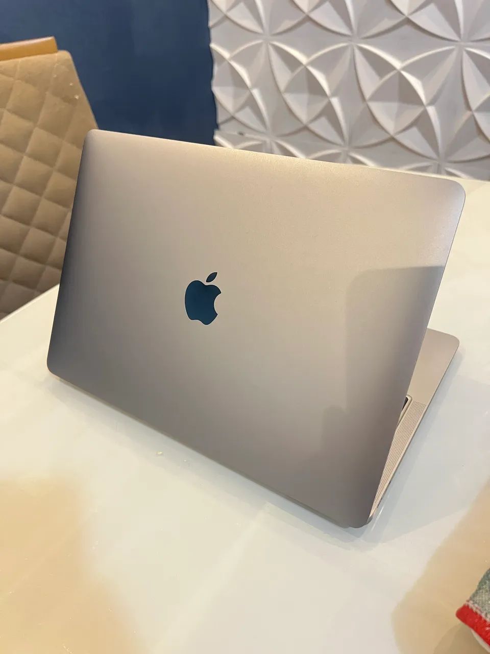 MacBook Air M1 2020 - 8GB RAM - 256GB SSD - Excelente Estado