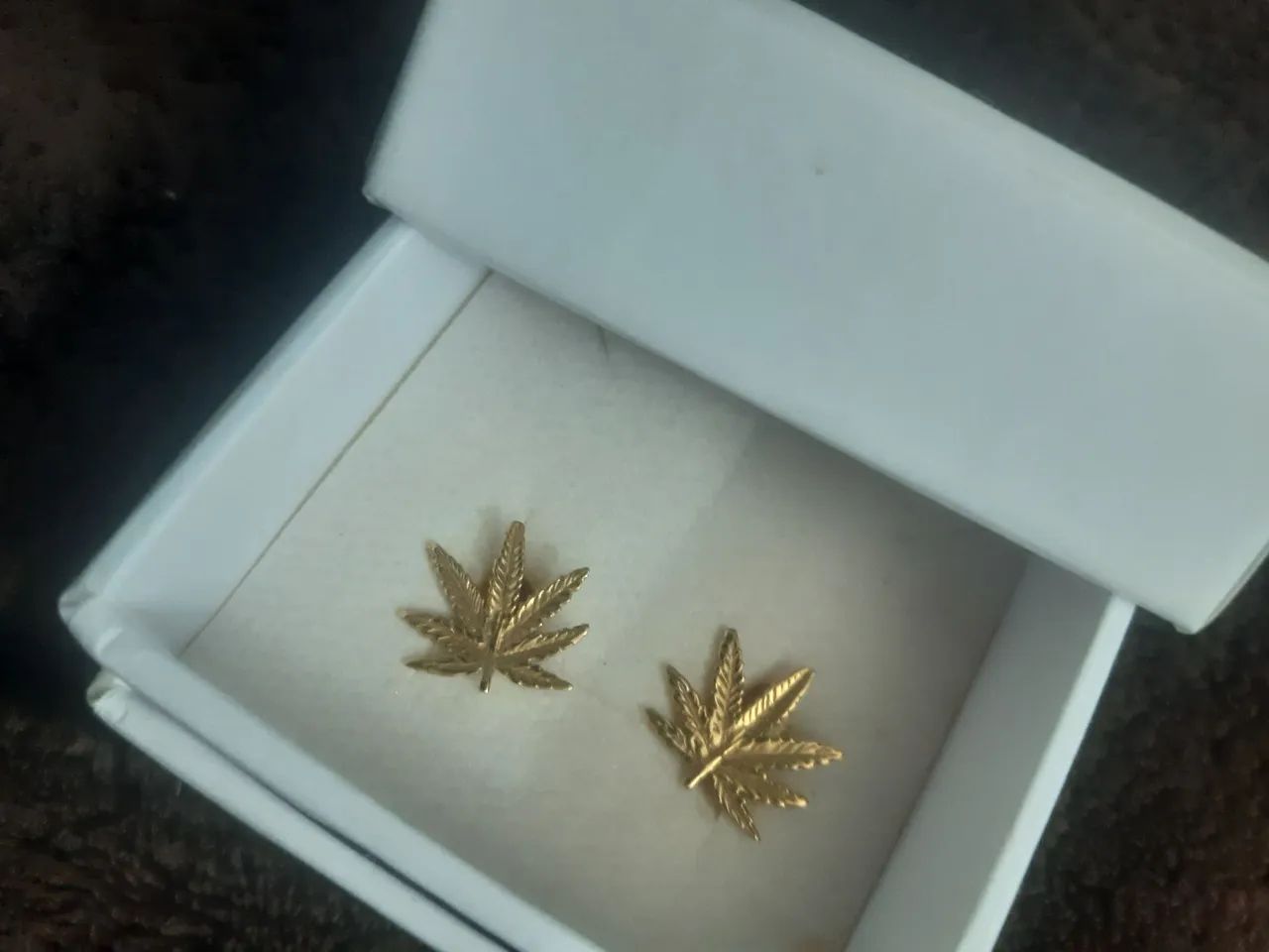 Brinco 'Weed' Skull
