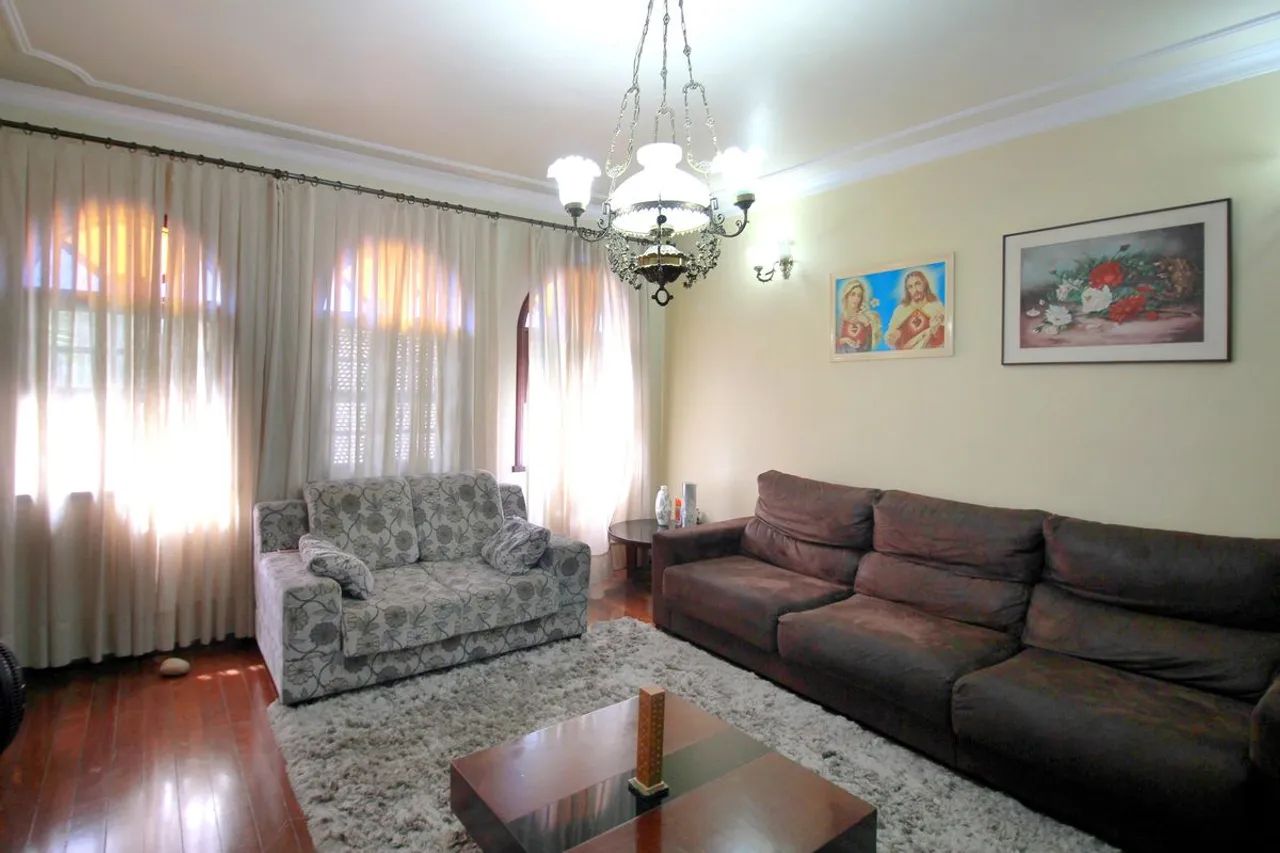 Casa à Venda - Nova Floresta, 8 Quartos, 357 m2