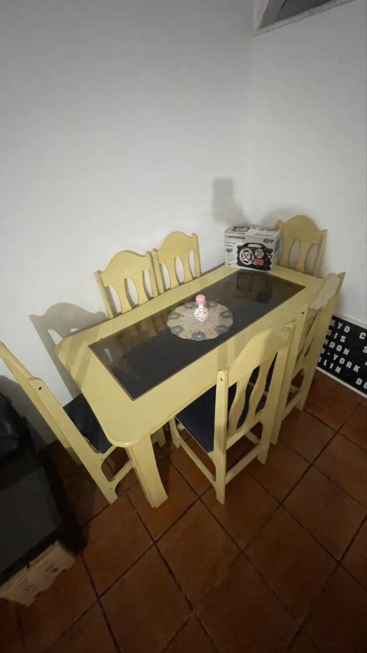 Mesa com 6 cadeiras  - Foto 2