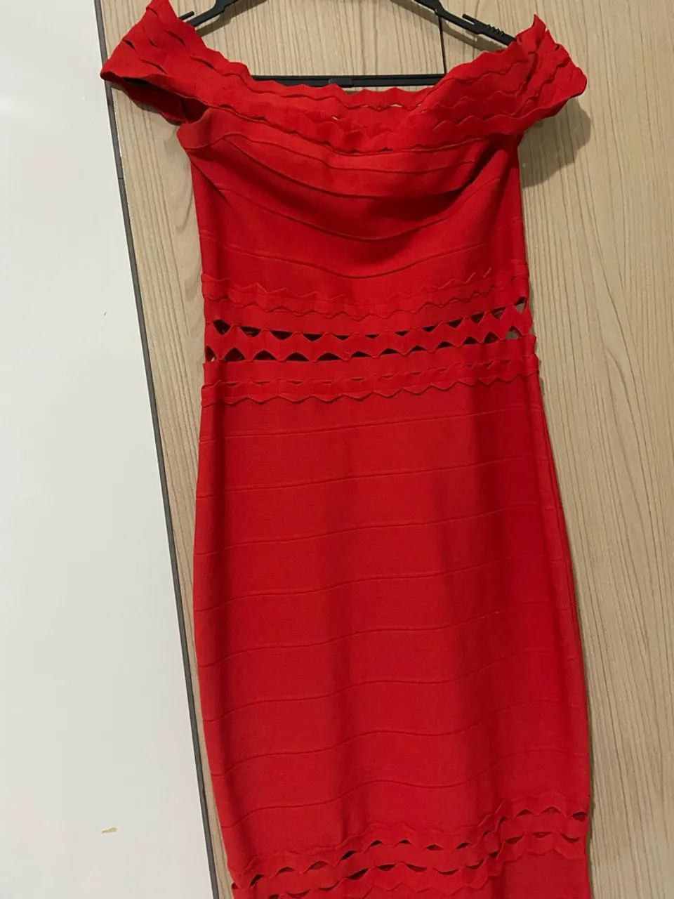Vestido longo de festa vermelho