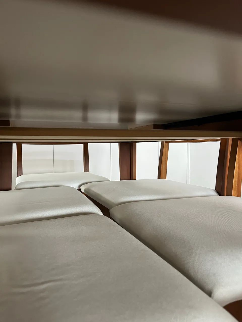 Mesa com 6 cadeira e o bufet.  - Foto 2