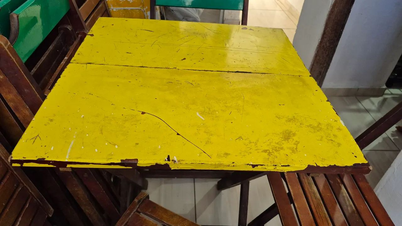 Conjunto de 1 Mesa e 4 Cadeiras de Madeira - Foto 5