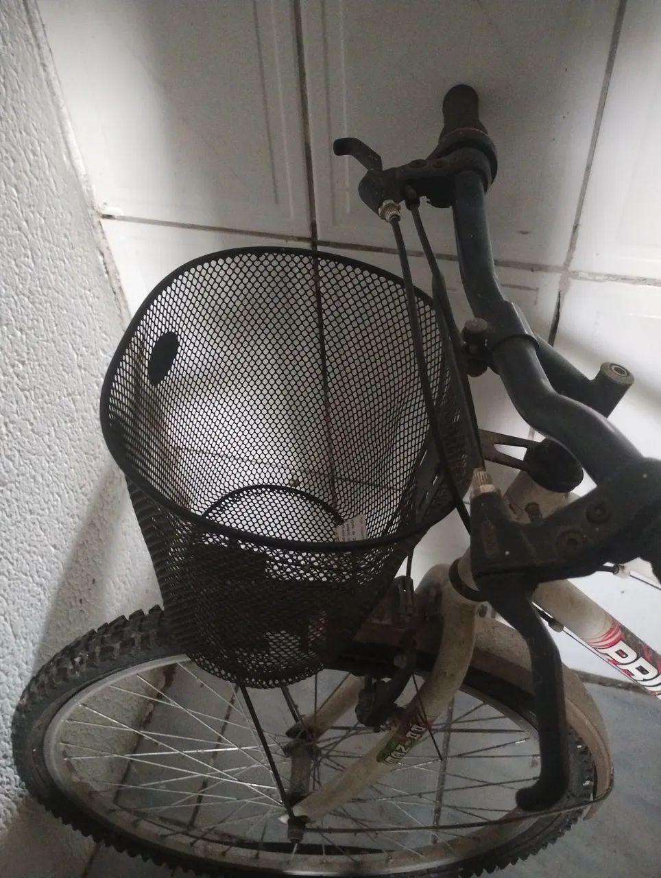 Vende se uma bicicleta 
