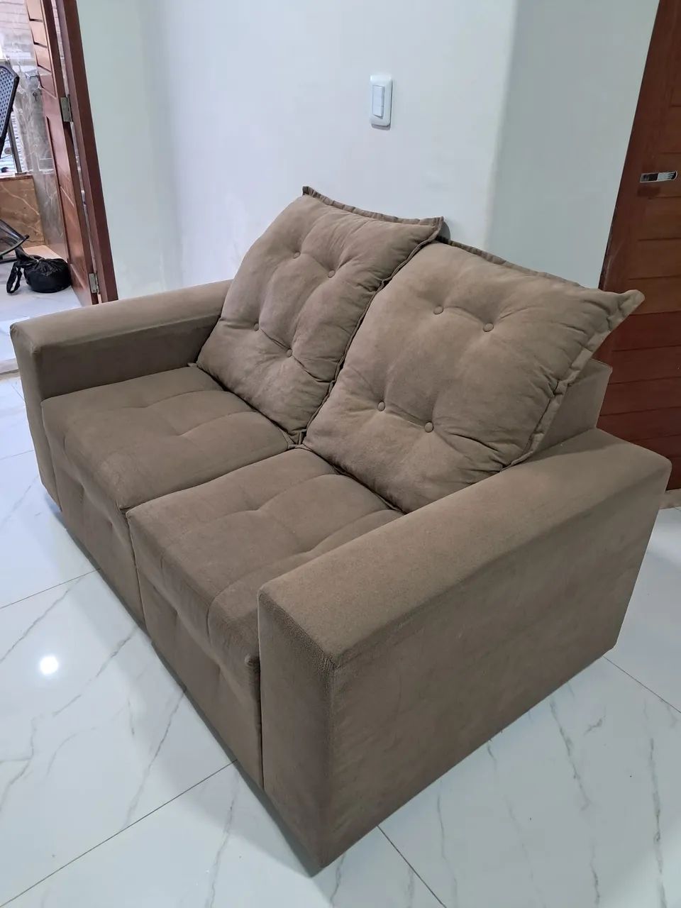 VENDE-SE SOFÁ COMPACTO 2 LUGARES 