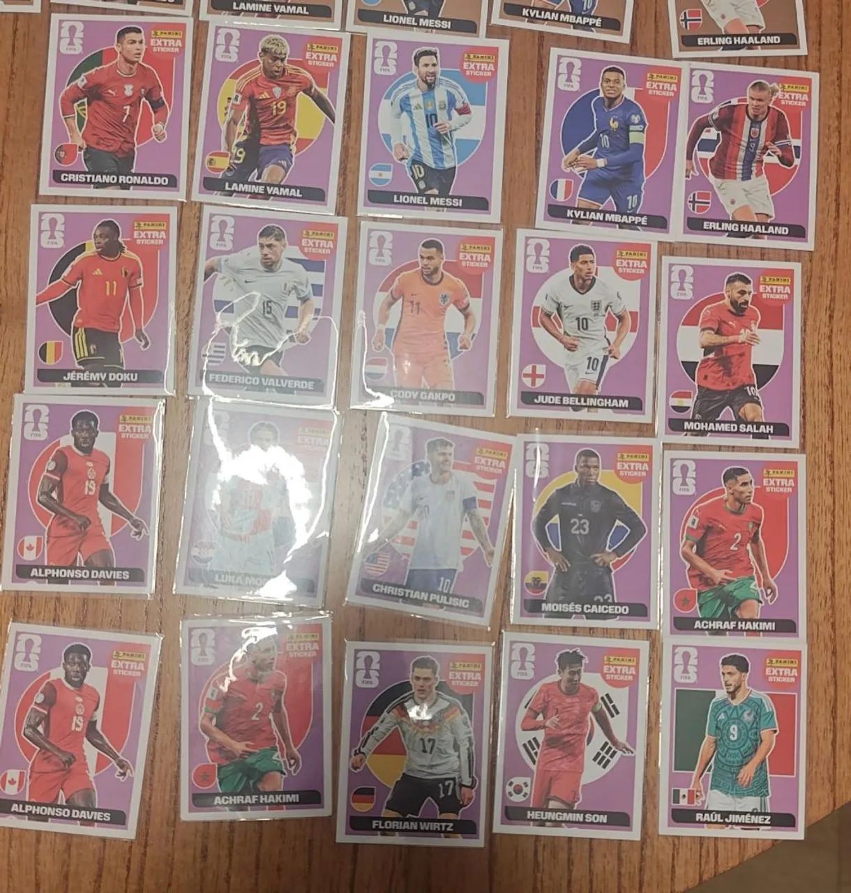 Kit 80 figurinhas  - Foto 2