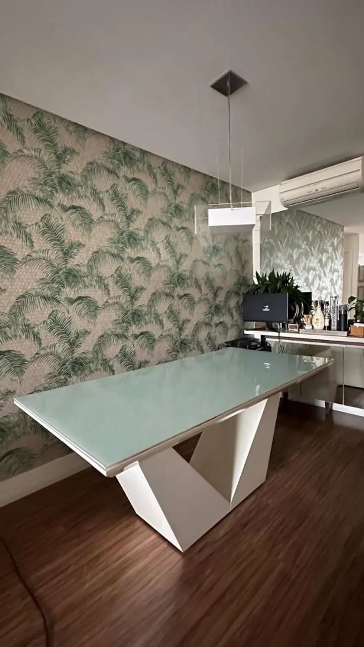 Mesa de jantar 180cm X 90cm em Laca branca e vidro com 6 cadeiras - Foto 5