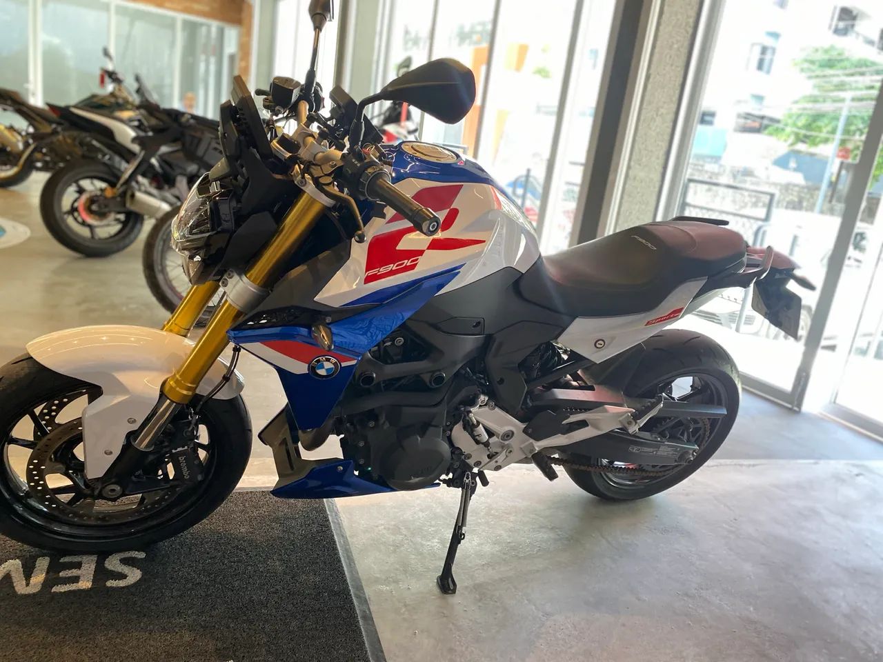 BMW F 900 Plus  - Foto 3