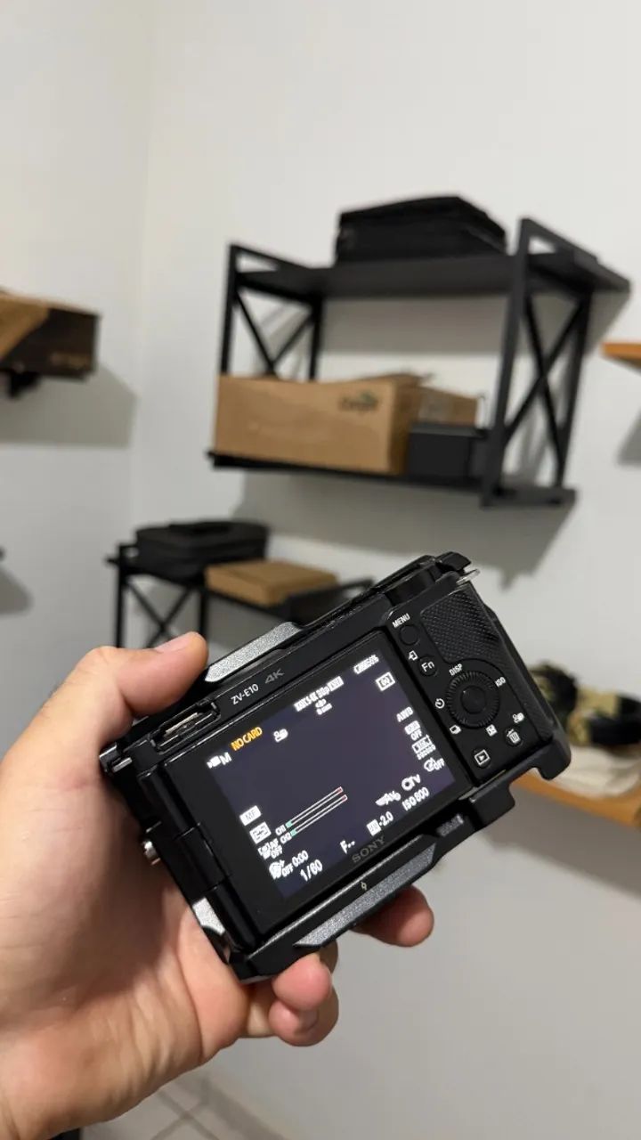 Câmera Sony Zv-e10 Mirrorless Com Cage De Proteção (Usado) - Foto 6