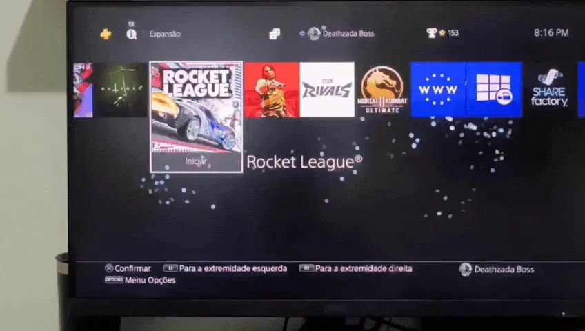 PS4 SLIM 1TB + 2 Controles - Foto 5