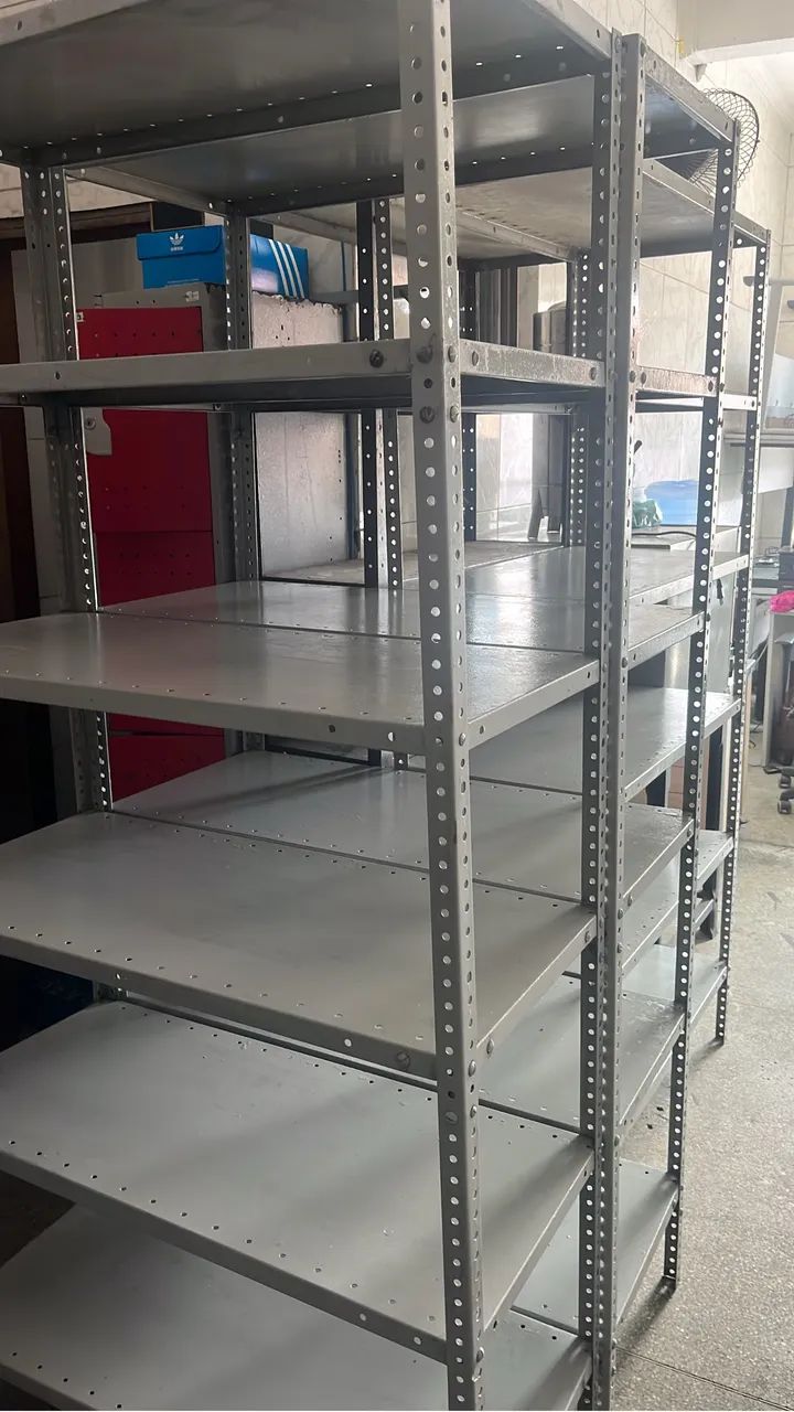 Estante de aço usada 