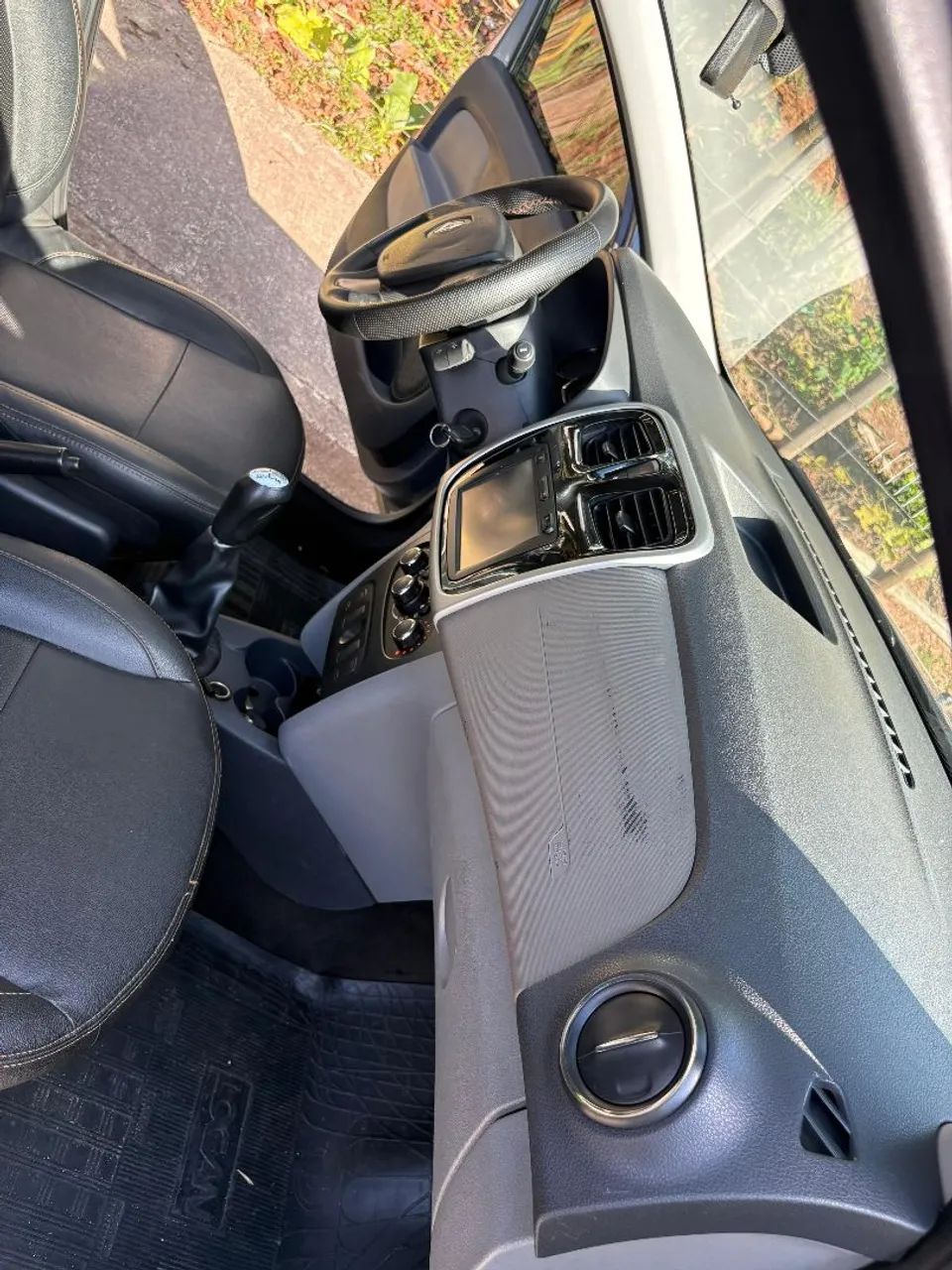 Renault Logan Expression Hi-flex 1.6 8V 4P 2017 - Foto 3