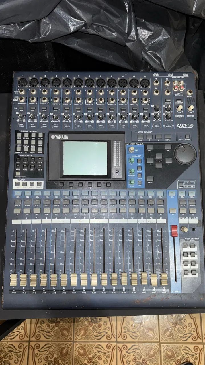 Mesa De Som Digital Yamaha 01v96 (Usado) - Foto 2