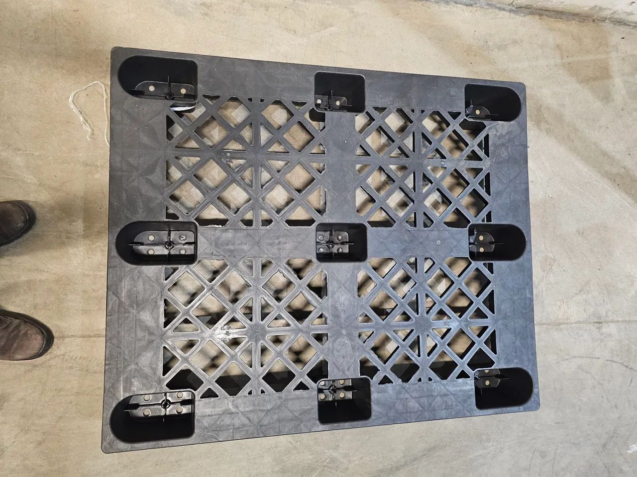 Vendo pallets de plástico  - Foto 2