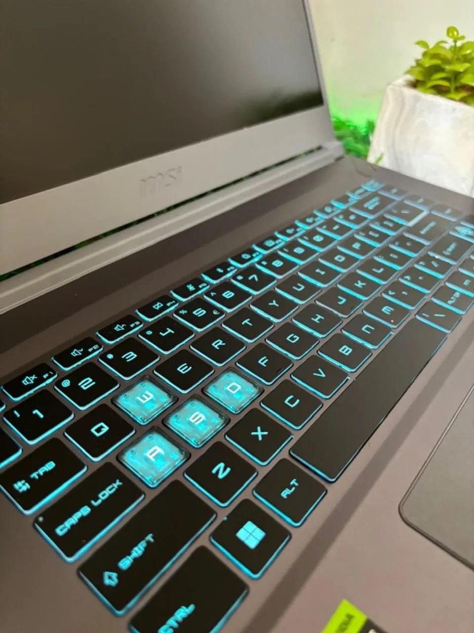 Notebook Gamer MSI 16GB RTX 4050 144Hz - Foto 2