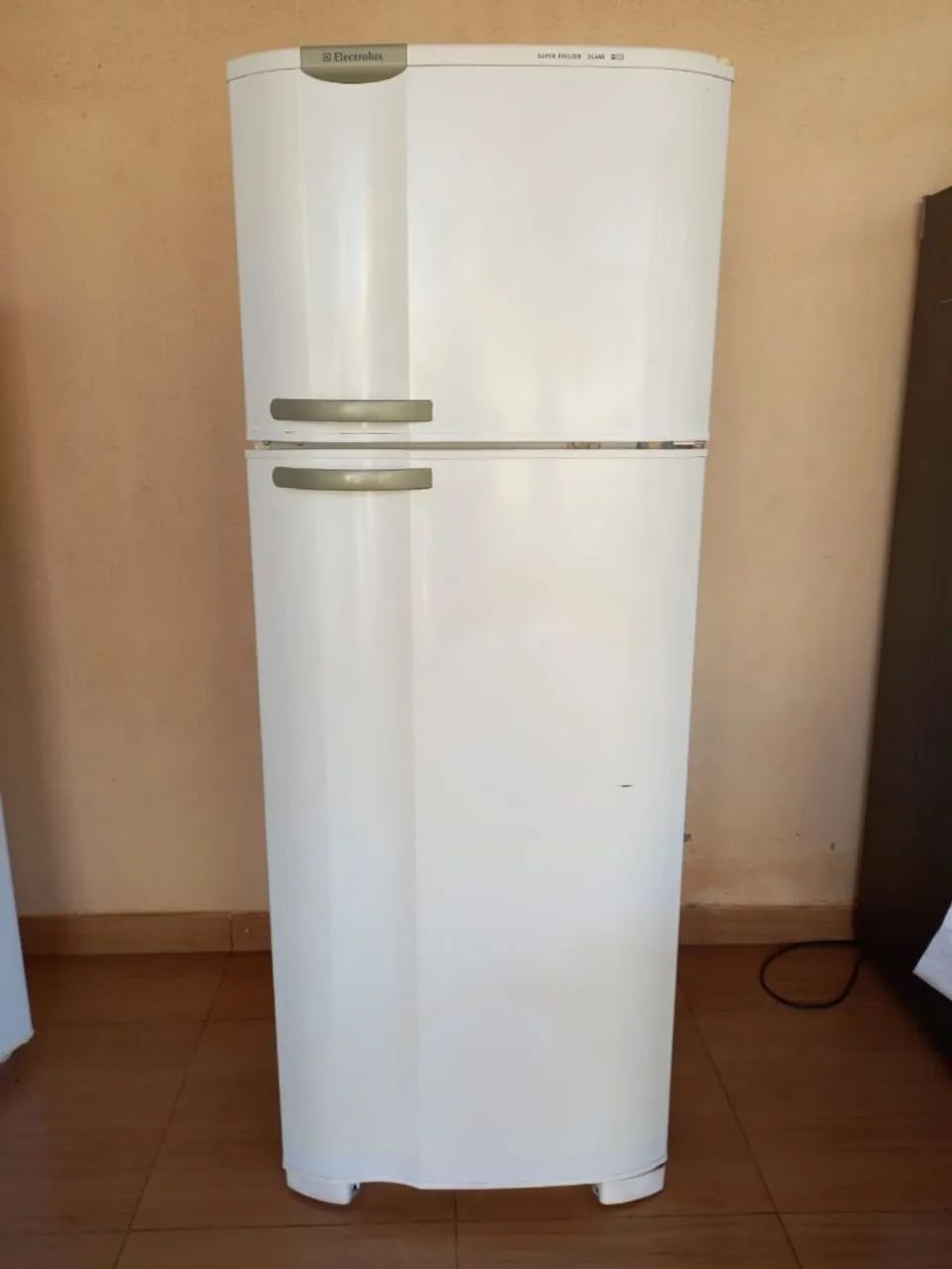 Vendo Geladeira Eletrolux Dc 49