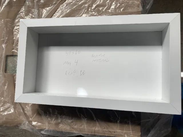 White natural porcelain niche 30x60