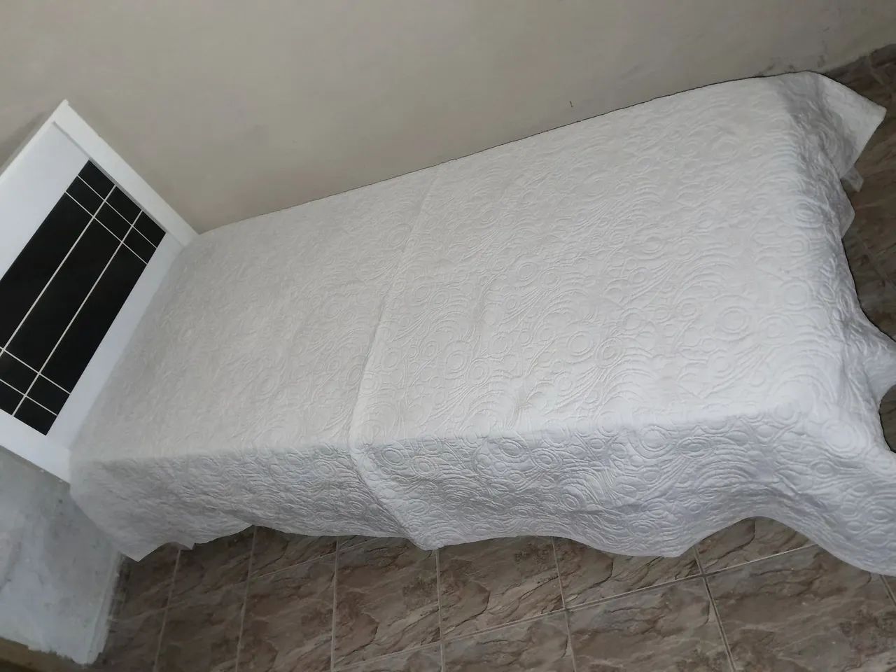 Cama de Solteiro branca e preta - Foto 2