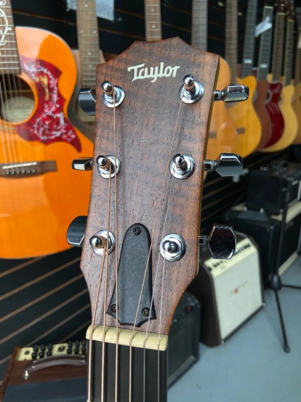 Violão Taylor Academy 10e elétrico c/capa zerado - Foto 2