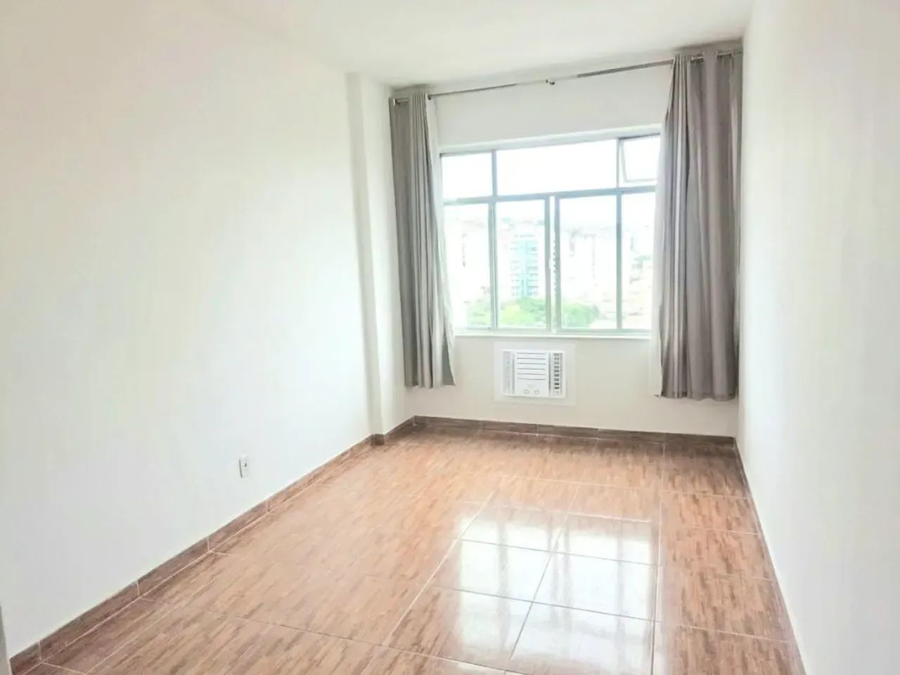 Niterói  Centro - Apartamento 1 Quarto com Vista para a Baía.