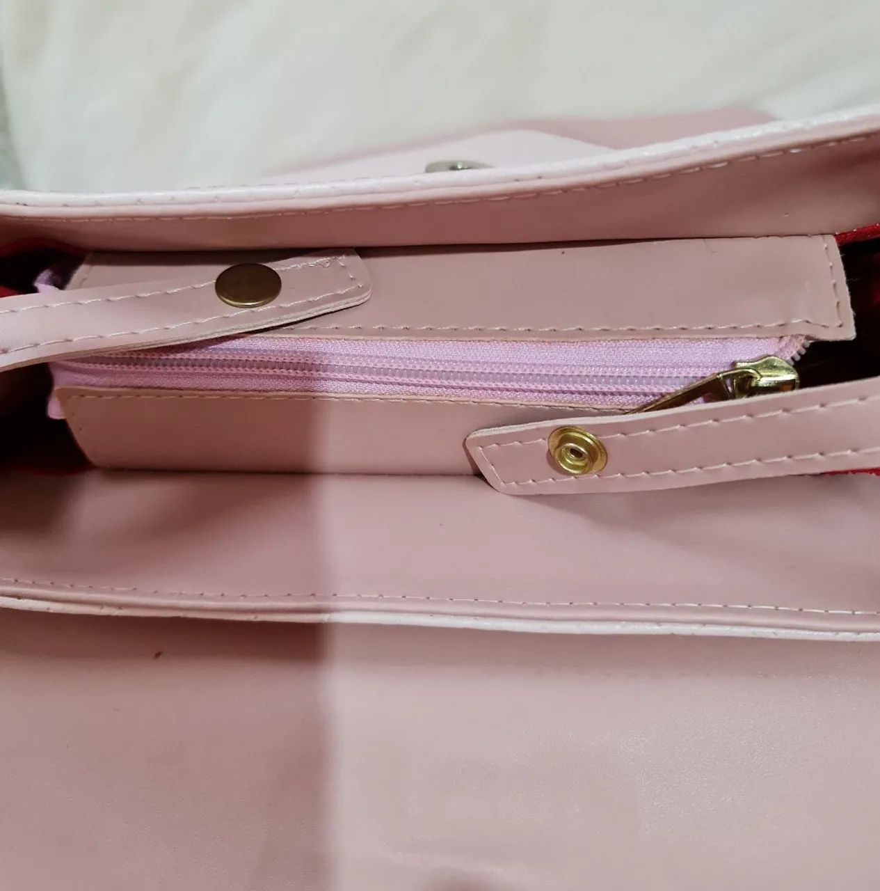 BOLSA MOCHILA ROSA SEMI NOVA PRATICAMENTE SEM USO  - Foto 2