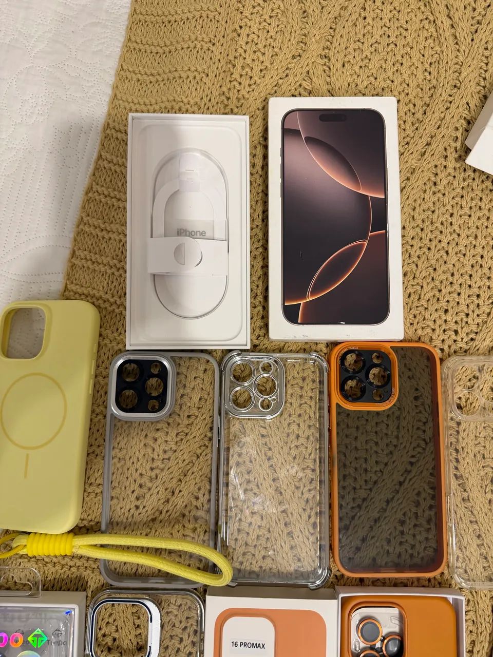 Caixa e acessórios iPhone 16 pro max 